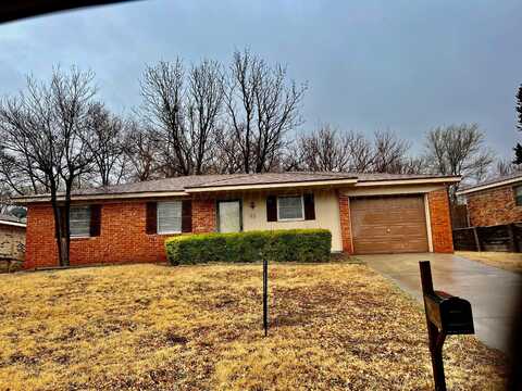 63 Southridge Drive, Canyon, TX 79015