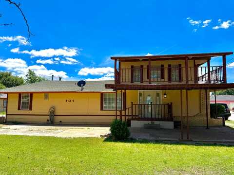 104 North Drive, Cactus, TX 79013