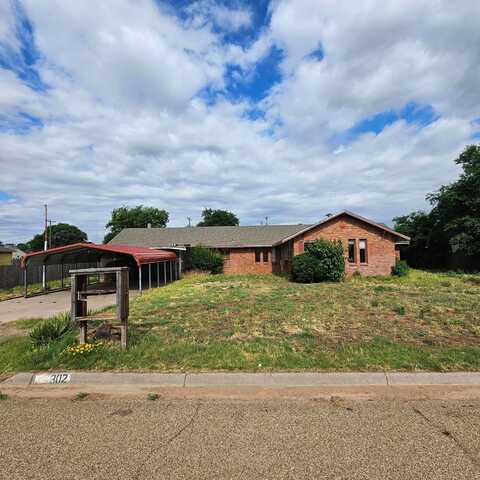 302 8th Street, Farwell, TX 79325