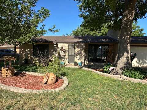 118 Bailey Avenue, Dumas, TX 79029
