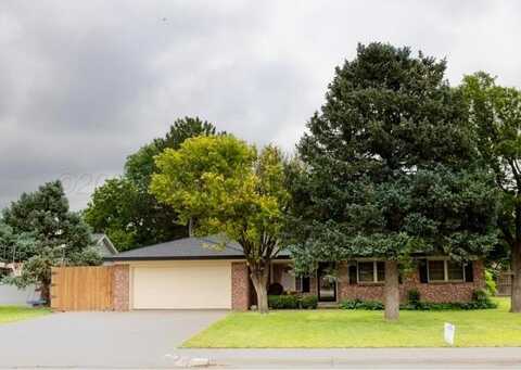 110 Dallam Avenue, Dumas, TX 79029