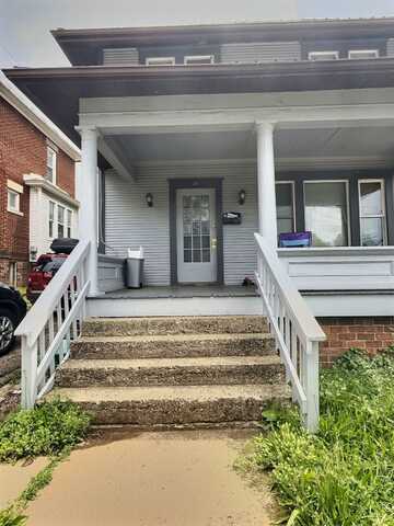 14 S High St, Athens, OH 45701
