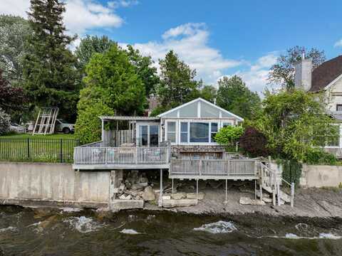 5 Firehouse Lane, Cumberland Head, NY 12901