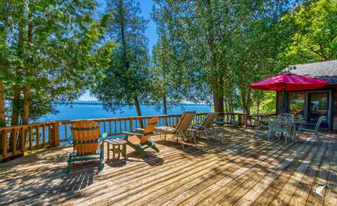 70 Wash Board Way, Westport, NY 12993