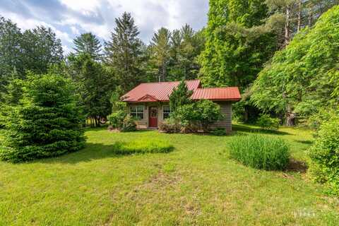 29 Roscoe Road, Elizabethtown, NY 12932