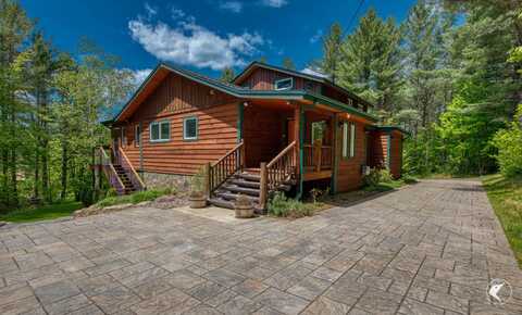 52 Onondaga Trail, Lake Placid, NY 12946