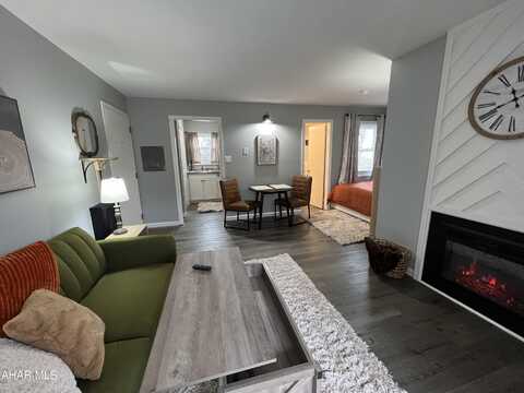 209 E Valley Point Lane, Claysburg, PA 16625