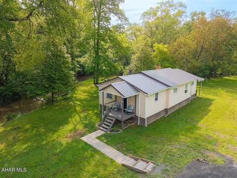 1222 Quaker Valley Road, New Paris, PA 15554
