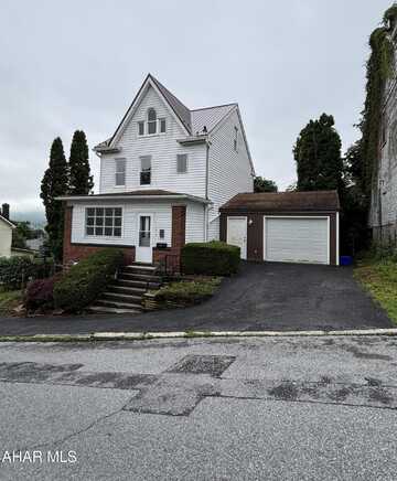 1413 17th Avenue, Altoona, PA 16601