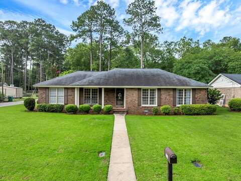 2704 PINE MANOR LN, Albany, GA 31707