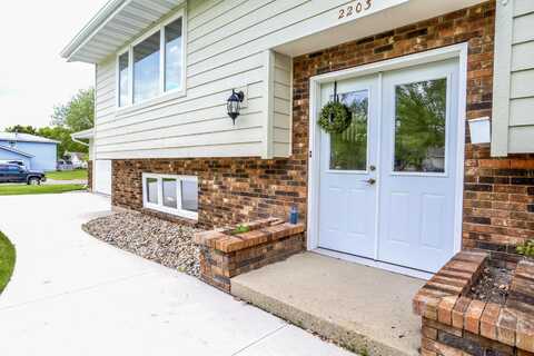 2203 N STATE Street, Aberdeen, SD 57401