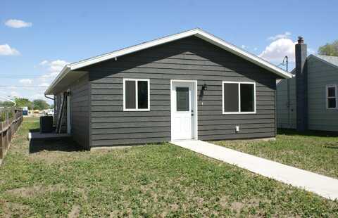 915 S 9th Street, Aberdeen, SD 57401