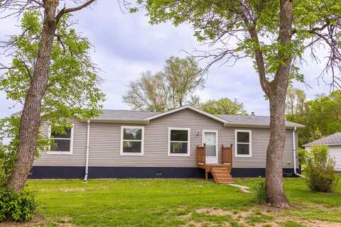 506 Swift Avenue, Cresbard, SD 57435