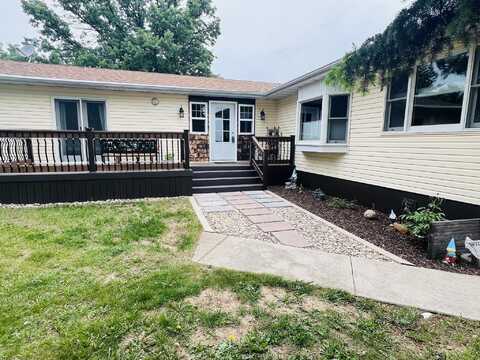 18 Oak Street, Ipswich, SD 57451