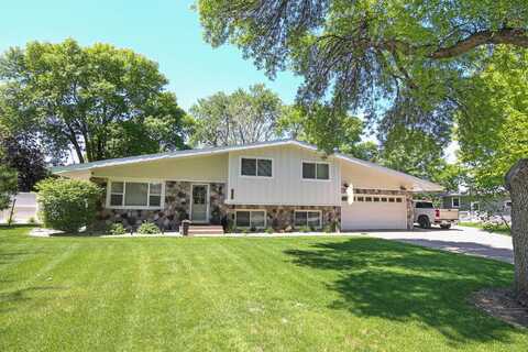 1209 N 4th Street, Aberdeen, SD 57401