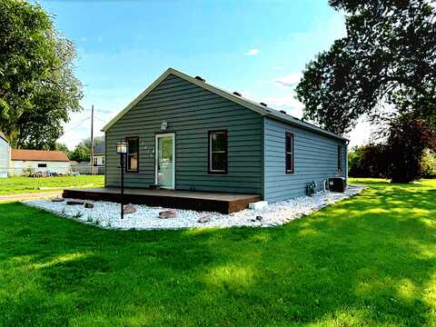 3413 N 8th Avenue, Sioux Falls, SD 57104