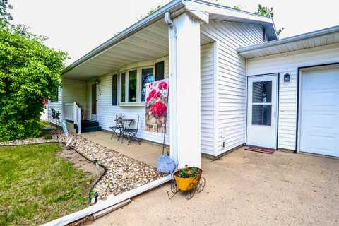 2702 NW 24th Avenue, Aberdeen, SD 57401