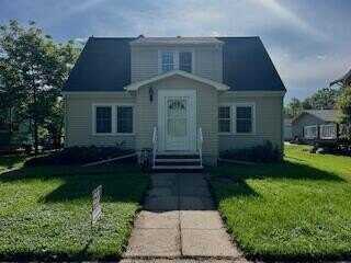 303 N 1st Street, Groton, SD 57445