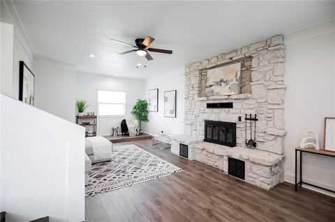 809 NW 11th ST, Bentonville, AR 72712