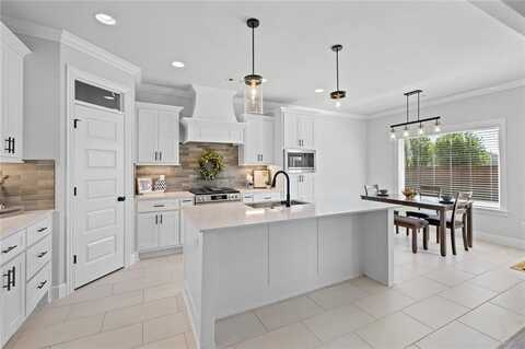 2304 Salmon ST, Pea Ridge, AR 72751