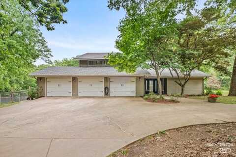 13434 Big Red LN, Siloam Springs, AR 72761