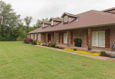 502 Oakwood ST, Lowell, AR 72745