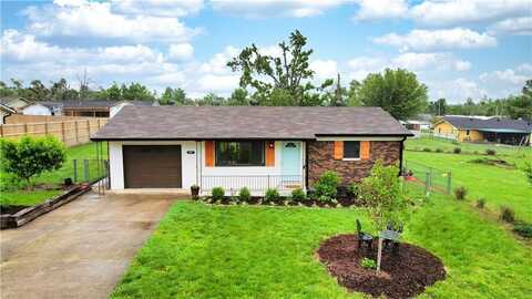 807 N 12th PL, Rogers, AR 72756