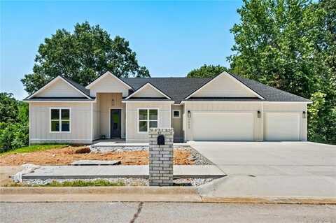 2055 Collins DR, Pea Ridge, AR 72751