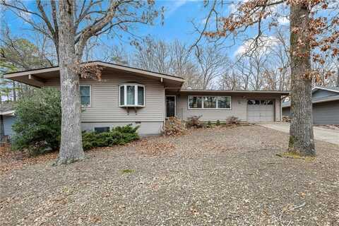 1 Syston LN, Bella Vista, AR 72714