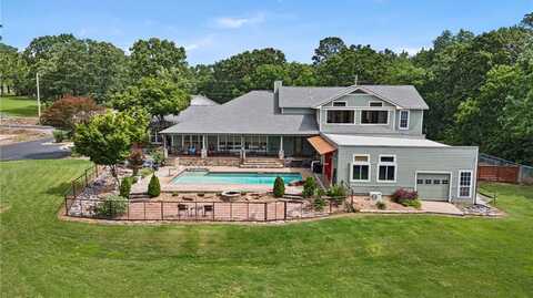 401 Quarry RD, Russellville, AR 72801