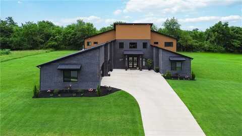 204 NE Healing Springs ST, Bentonville, AR 72713