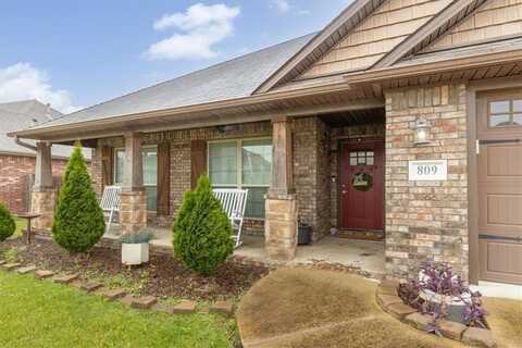 809 Dollar ST, Cave Springs, AR 72718