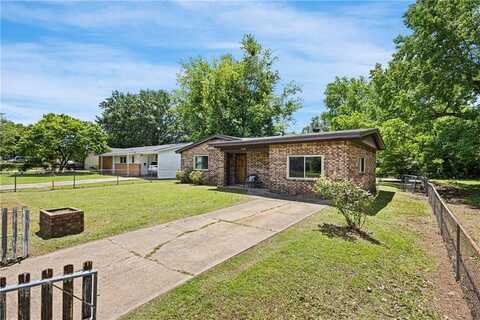 1002 E F ST, Russellville, AR 72801