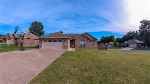200 Redwood, Russellville, AR 72802