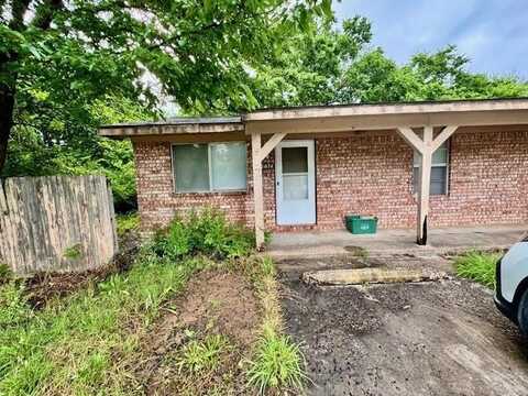 2074 N Gregg AVE, Fayetteville, AR 72703