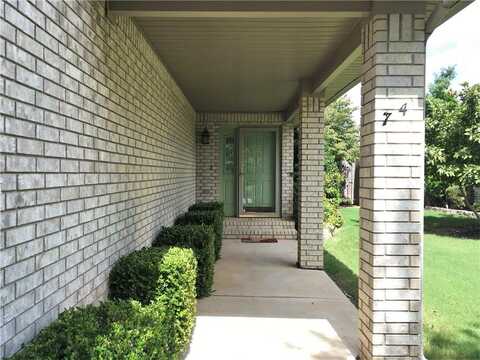 74 E Cydnee ST, Fayetteville, AR 72703