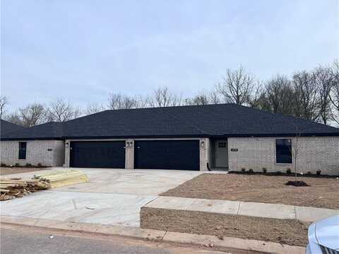 207 Tricha CIR Unit #B, Gravette, AR 72736