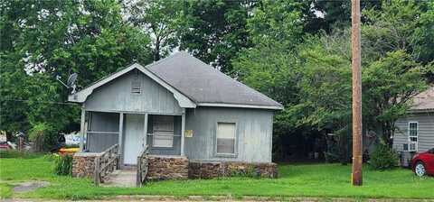 505 N Walnut ST, Morrilton, AR 72110