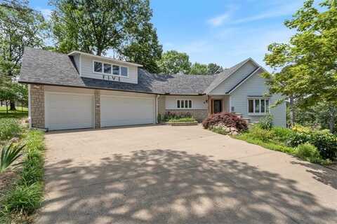 5 Augusta LN, Holiday Island, AR 72631