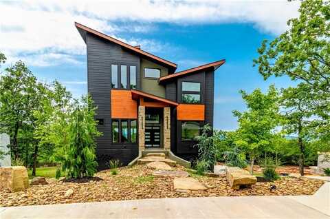 675 N Cliffside DR, Fayetteville, AR 72701