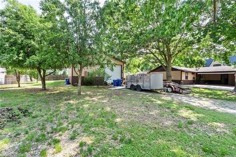 306 Henry ST, Bentonville, AR 72712