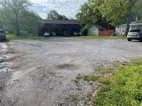 N Maxwell ST, Siloam Springs, AR 72761