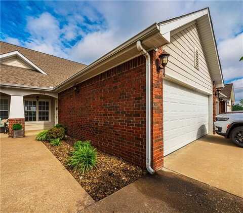 904 S Lafayette ST, Rogers, AR 72758