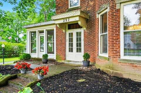 257 E Sandusky Street, Mechanicsburg, OH 43044