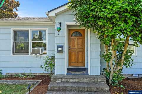 915 N Douglas Av, Stayton, OR 97383