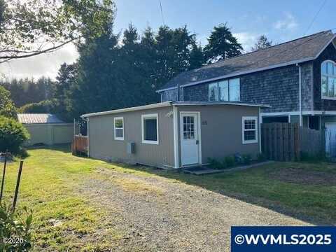 681 SE Neptune Av, Lincoln City, OR 97367