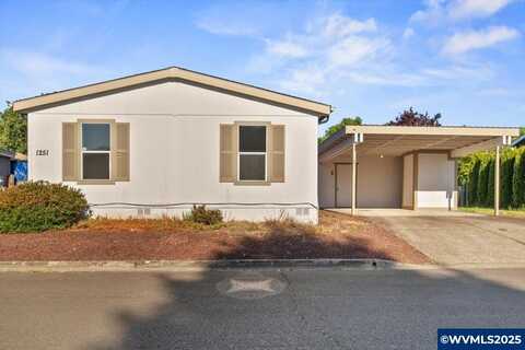 1251 SW Emma Dr, McMinnville, OR 97128