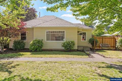 1039 SE Lewis St, Dallas, OR 97338