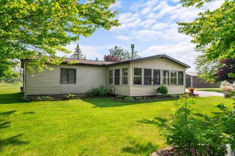 77 W VFW Road, Cheboygan, MI 49721