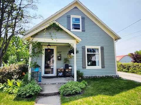 607 Chestnut Street Street, Grayling, MI 49738